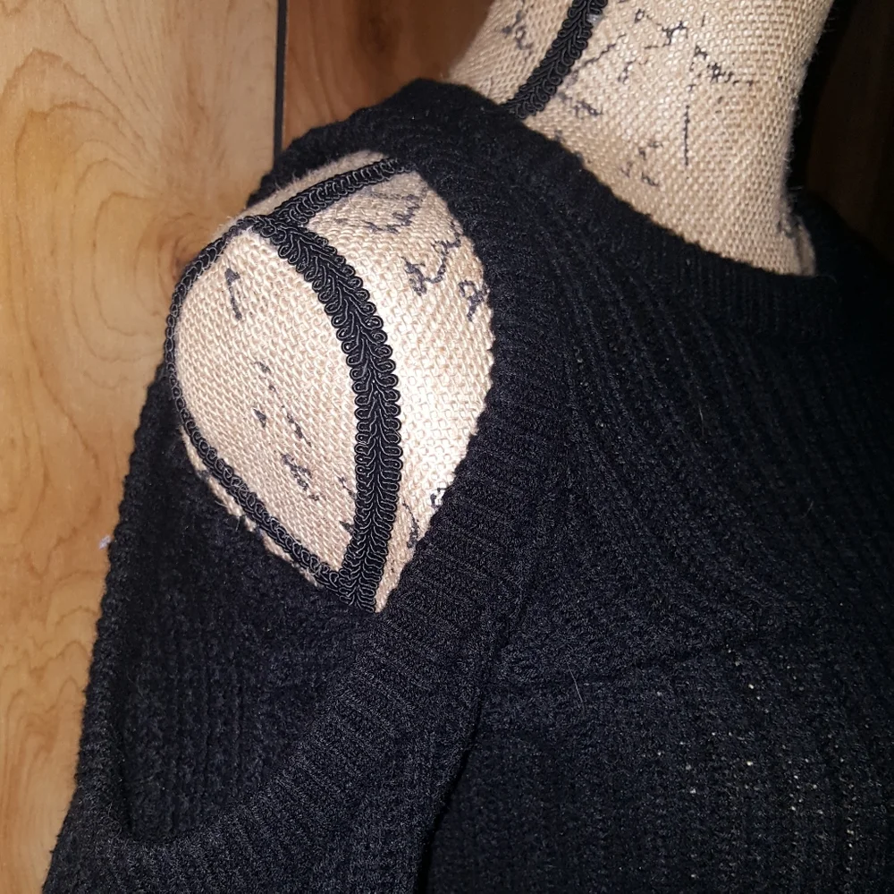 Michael Kors cold shoulder sweater S‎